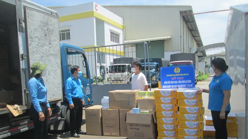 Từ 0 giờ ngày 22-8, người dân TP Tân An (Long An) không được ra ngoài với lý do mua hàng thiết yếu