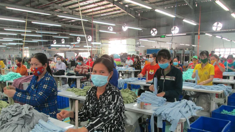 Long An thành lập Tổ vận động hỗ trợ công dân làm việc tại địa phương