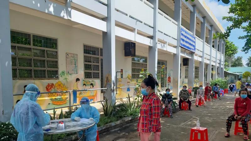 Long An kiểm tra mua sắm thiết bị y tế phòng chống dịch Covid-19