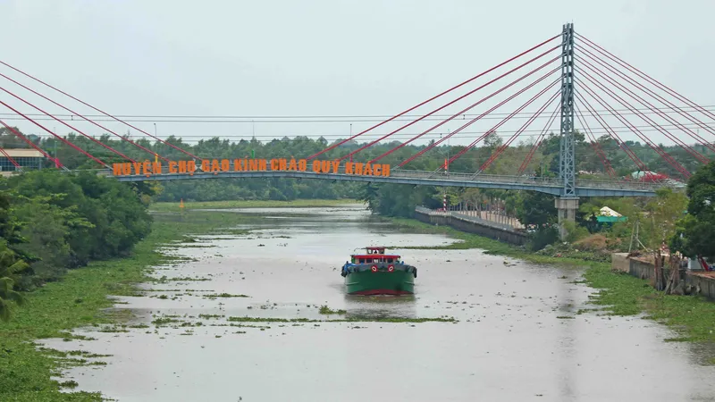 Kênh Chợ Gạo sạt lở uy hiếp cuộc sống người dân