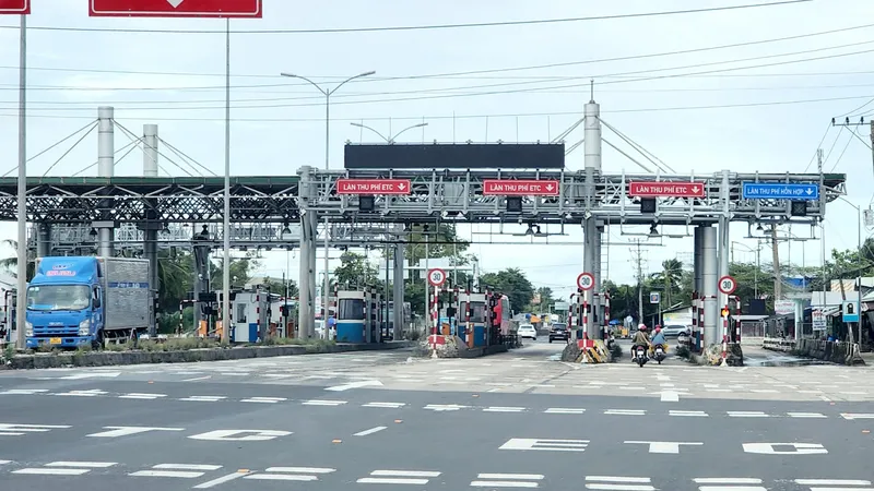 Khẩn trương xác định phương tiện miễn, giảm khi qua Trạm thu phí BOT Cai Lậy