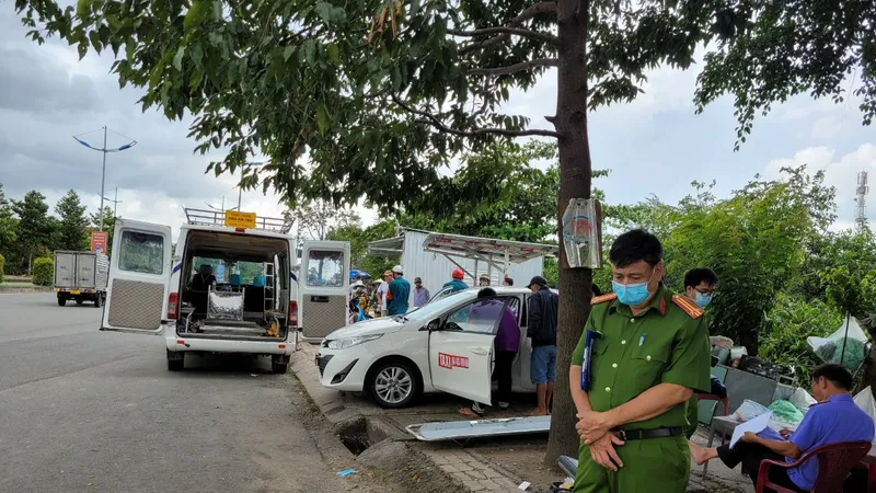 Điều tra nguyên nhân tử vong của tài xế taxi tại Long An