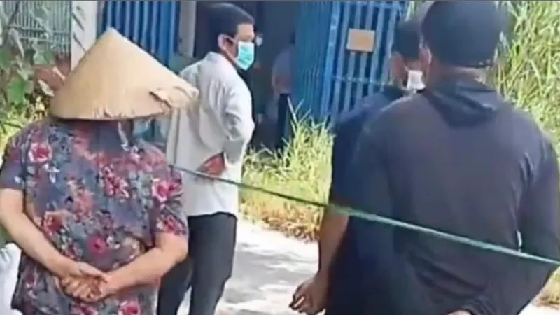 Long An: Điều tra vụ con trai nghi chém chết mẹ ruột