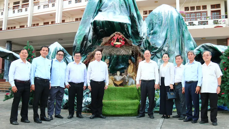 Đoàn lãnh đạo TPHCM thăm hai tỉnh Tiền Giang, An Giang