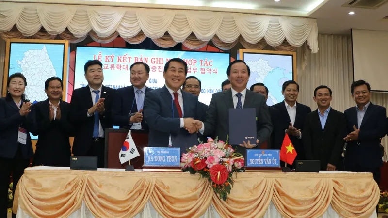 Thị trưởng TP Yangsan (Hàn Quốc) thăm và làm việc tại Long An