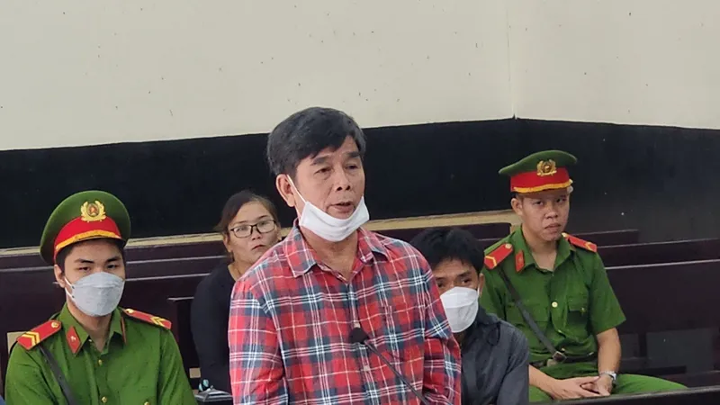 Lãnh 8 năm tù vì đánh đồng nghiệp