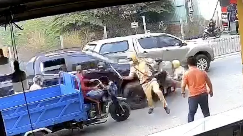 Hiện trường vụ việc. Ảnh cắt từ clip