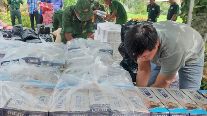 Bắt quả tang vụ vận chuyển thuốc lá lậu với số lượng lớn