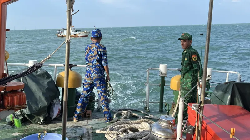 Ứng cứu thành công tàu bị nạn khi đang làm nhiệm vụ trên biển