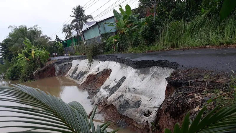 Tiền Giang kiến nghị Trung ương hỗ trợ kinh phí đầu tư 11 dự án xử lý khẩn cấp sạt lở