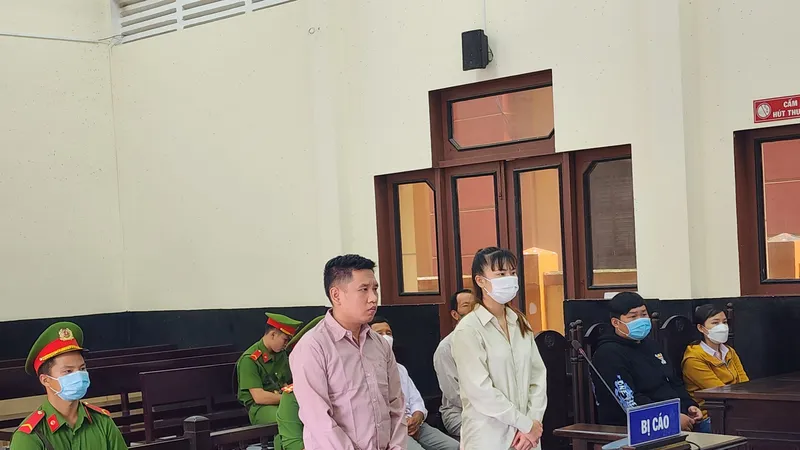 Làm và tàng trữ tiền giả, đôi nam nữ lãnh 30 năm tù