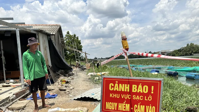 Sụt lún, sạt lở đê bao sông Vàm Cỏ Tây (Long An): Hơn 360 hộ dân bị ảnh hưởng