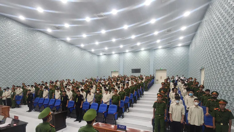 Tiền Giang: Dọa nổ gas tại trường tiểu học, hơn 100 bị cáo lãnh án tù