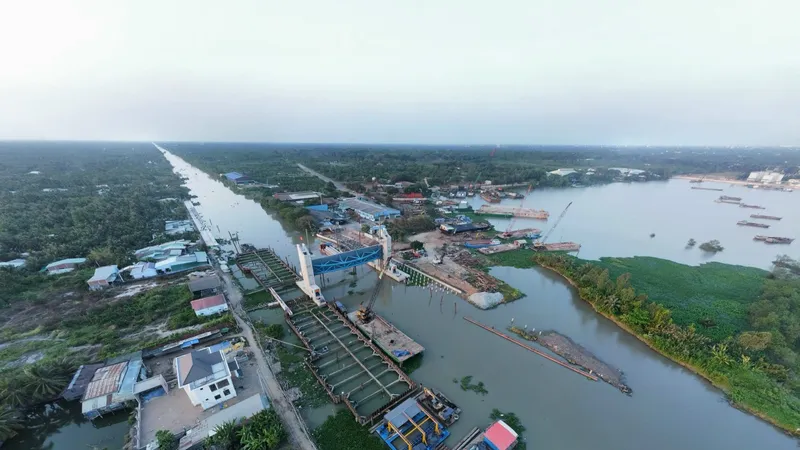 Đưa vào hoạt động cống âu lớn thứ 2 vùng ĐBSCL