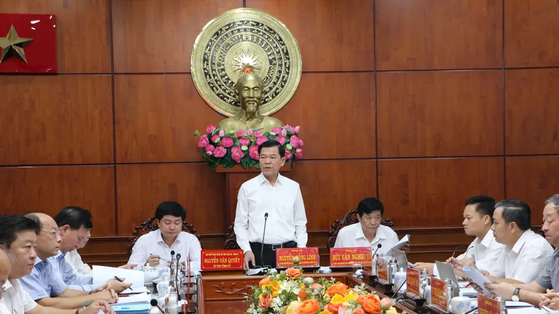 Đoàn kiểm tra của Bộ Chính trị làm việc tại Long An