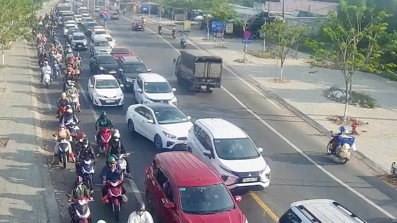 Cửa ngõ miền Tây tắc nghẽn nghiêm trọng trong ngày cuối kỳ nghỉ lễ Giỗ Tổ Hùng Vương