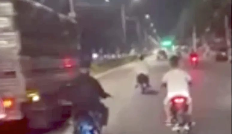 Xử lý nhóm thanh niên điều khiển phương tiện không biển số, không đội nón bảo hiểm