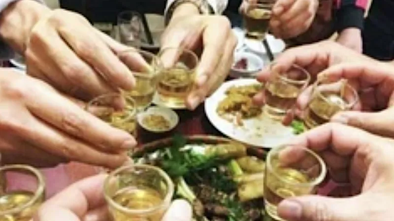 8 du khách bị ngộ độc do uống rượu sơ ri khi đi du lịch tại tỉnh Ninh Thuận