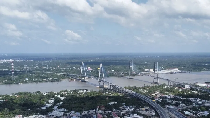 Hạn chế phương tiện lưu thông qua cầu Mỹ Thuận 1 trong tháng 6