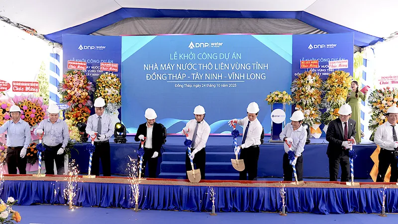 Nghi thức khởi công. Ảnh: MT