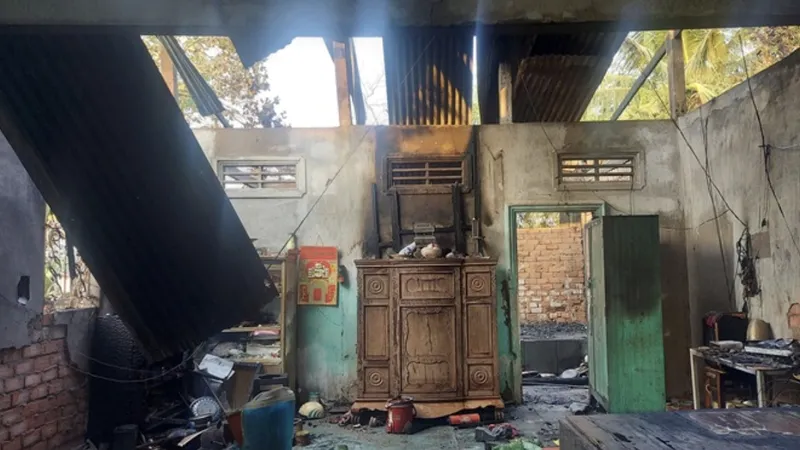 Bị la rầy, cháu làm bom xăng đốt nhà ông ngoại 