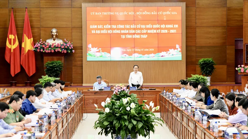 Chủ tịch Quốc hội Trần Thanh Mẫn kiểm tra công tác chuẩn bị bầu cử tại Đồng Tháp
