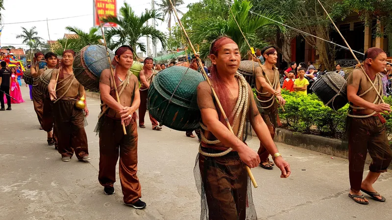 Lễ hội cầu ngư và xuất quân đánh cá tại làng biển Cảnh Dương