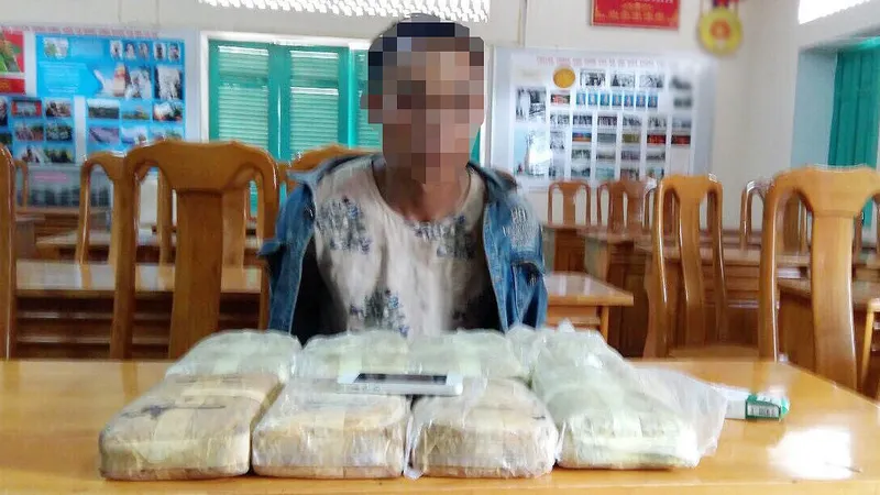 Bắt đối tượng vận chuyển gần 48.000 viên ma túy tổng hợp 