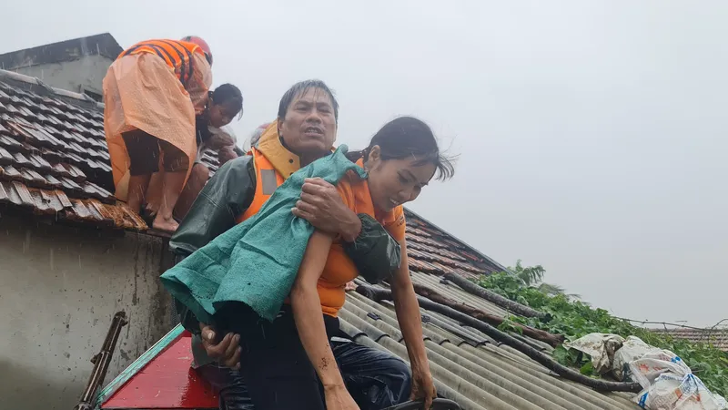 Chị Nguyệt được đoàn ông Chương giải cứu