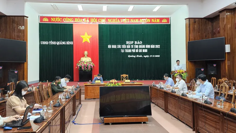 UBND tỉnh họp báo chuẩn bị xúc tiến đầu tư tại TPHCM với mong muốn có nhiều doanh nghiệp hàng đầu đầu tư tại địa phương này. Ảnh: MINH PHONG