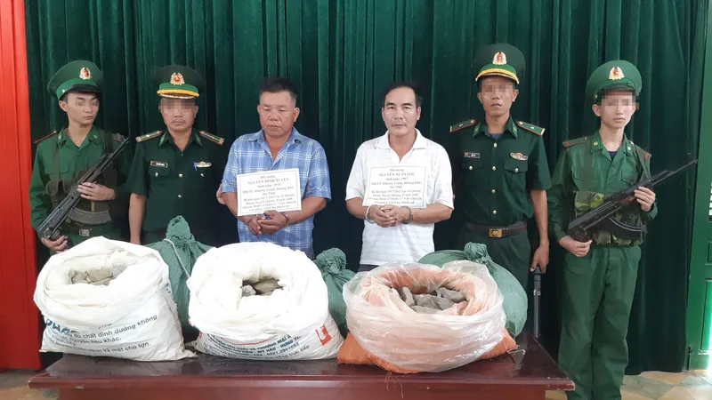 Đối tượng và tang vật thuốc nổ