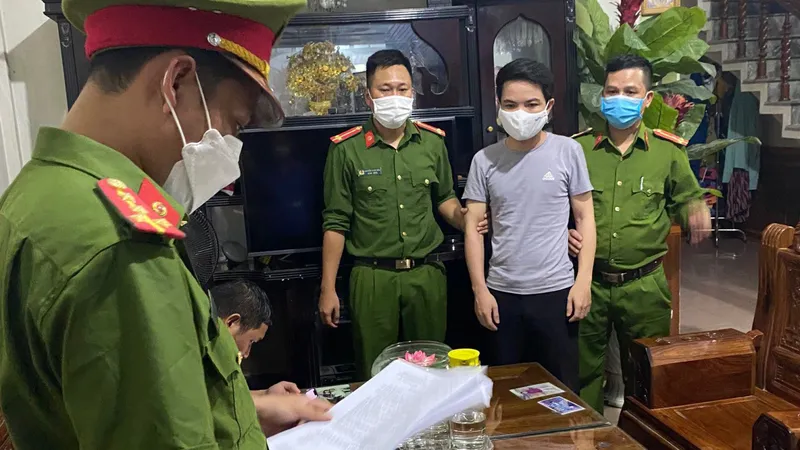 Quảng Bình: "Cò" đất bị bắt vì chiếm đoạt 2 tỷ đồng