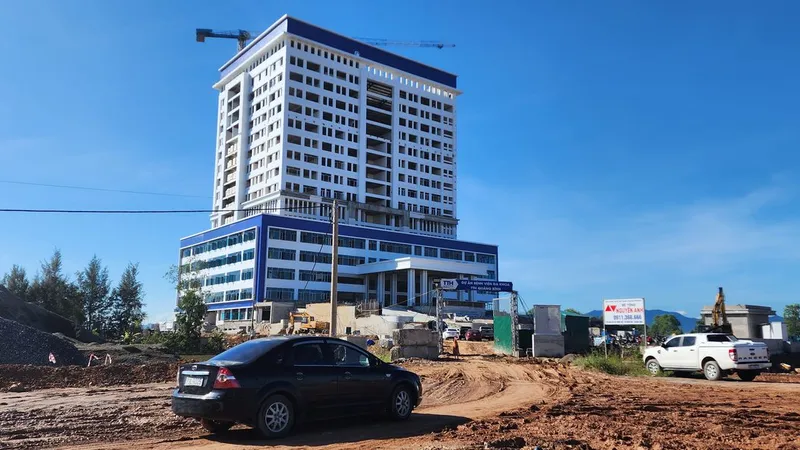  Bệnh viện Thái Thượng Hoàng xây sai phép. Ảnh: MINH PHONG