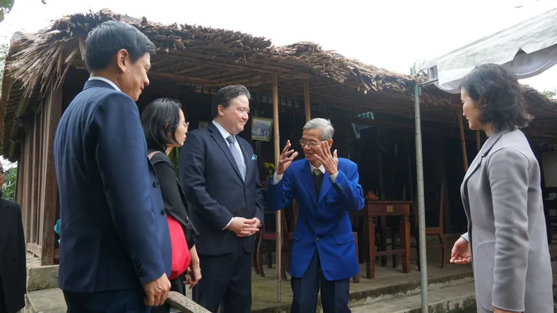 Bộ Tư lệnh Ấn Độ Dương - Thái Bình Dương Hoa Kỳ tặng trường học, trạm y tế cho tỉnh Quảng Bình