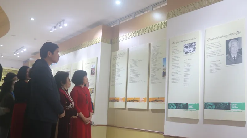 Khai mạc triển lãm "Theo dấu chân Đại tướng Võ Nguyên Giáp"