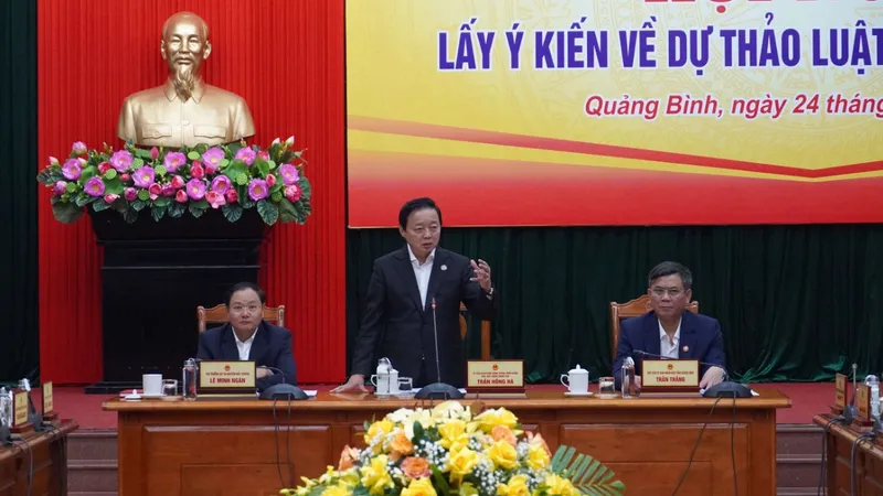 Phó Thủ tướng Trần Hồng Hà chủ trì hội nghị lấy ý kiến về dự thảo Luật Đất đai khu vực miền Trung