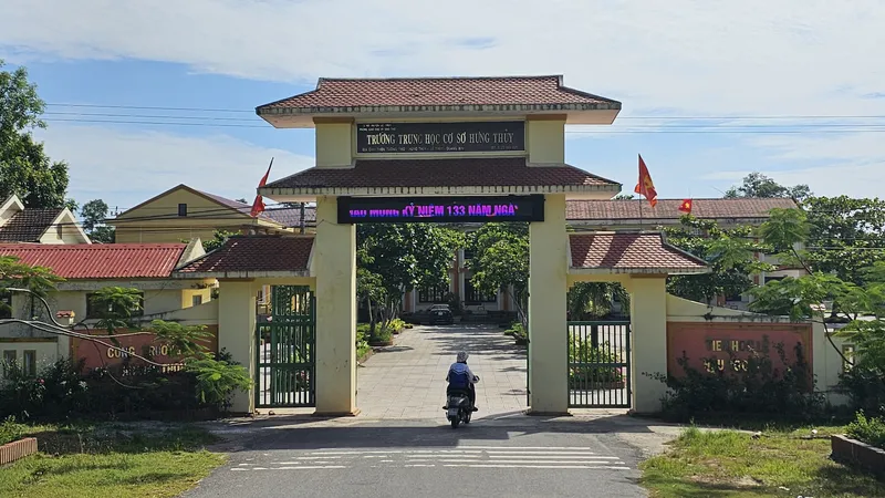 Trường THCS Hưng Thủy, huyện Lệ Thủy nơi cháu V bị bạo hành hội đồng và không thể thi vào lớp 10. 