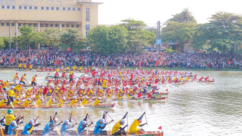 Quảng Bình: Rộn ràng đua thuyền mừng Tết Độc lập trên quê hương Đại tướng Võ Nguyên Giáp