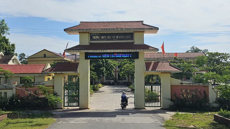 Vụ học sinh bị 30 bạn bạo hành, chấn thương tâm lý 23%: Không khởi tố 