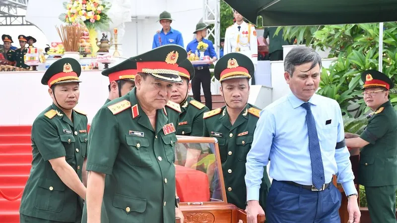 Truy điệu, an táng 37 hài cốt liệt sĩ hy sinh tại Lào, Campuchia