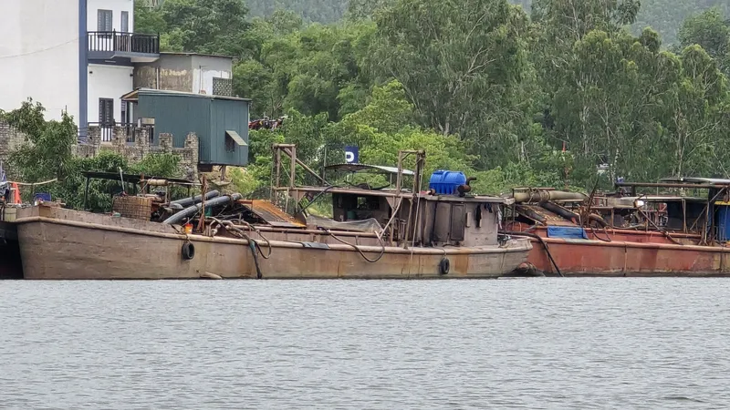 Quảng Bình tăng cường quản lý hoạt động khai thác cát, sỏi lòng sông sau phản ánh của Báo SGGP