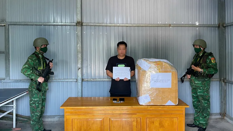 Quảng Bình: Phá đường dây vận chuyển 12kg cần sa khô