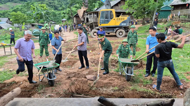 Biên phòng Quảng Bình đồng loạt khởi công xóa nhà tạm cho đồng bào biên giới