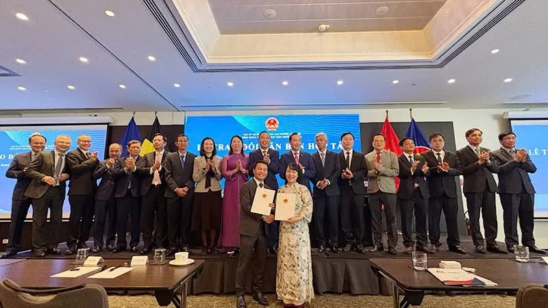 Quảng Bình và chiến lược tiếp xúc châu Âu