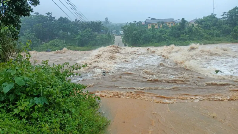 Áp thấp nhiệt đới mạnh lên thành bão, Quảng Trị chủ động di dời hơn 52.000 dân 