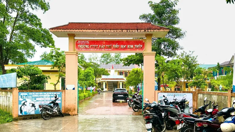 Quảng Trị: Cách chức hiệu trưởng, phó hiệu trưởng trường tiểu học để 40 học sinh ngộ độc