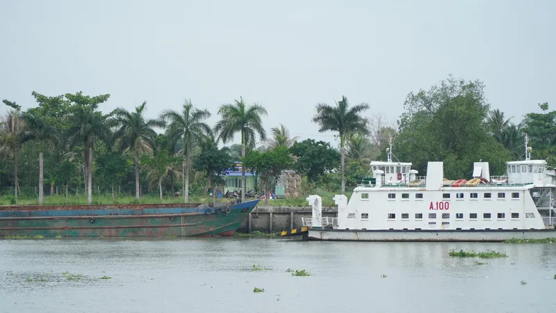 Tiềm ẩn tai nạn đường thủy tại phà Đình Khao