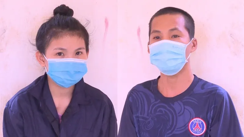 Lê Thị Mỹ Tiên và Nguyễn Thành Vinh tại cơ quan công an