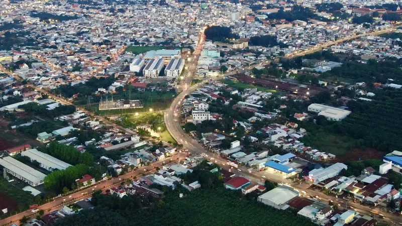 Người dân trở lại TPHCM làm việc sau kỳ nghỉ lễ