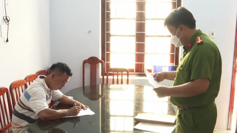 Vĩnh Long: Phạt hơn 400 triệu đồng do khai thác cát sông trái phép